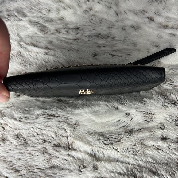 EUC Jessica Simpson Slim Croc Embossed Leather Wallet - Picture 5 of 9